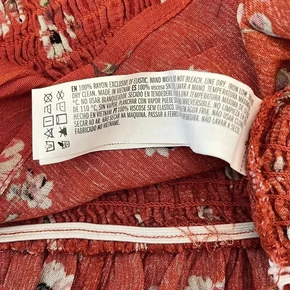 Ruffle strap, crop top - Picture 4 of 6